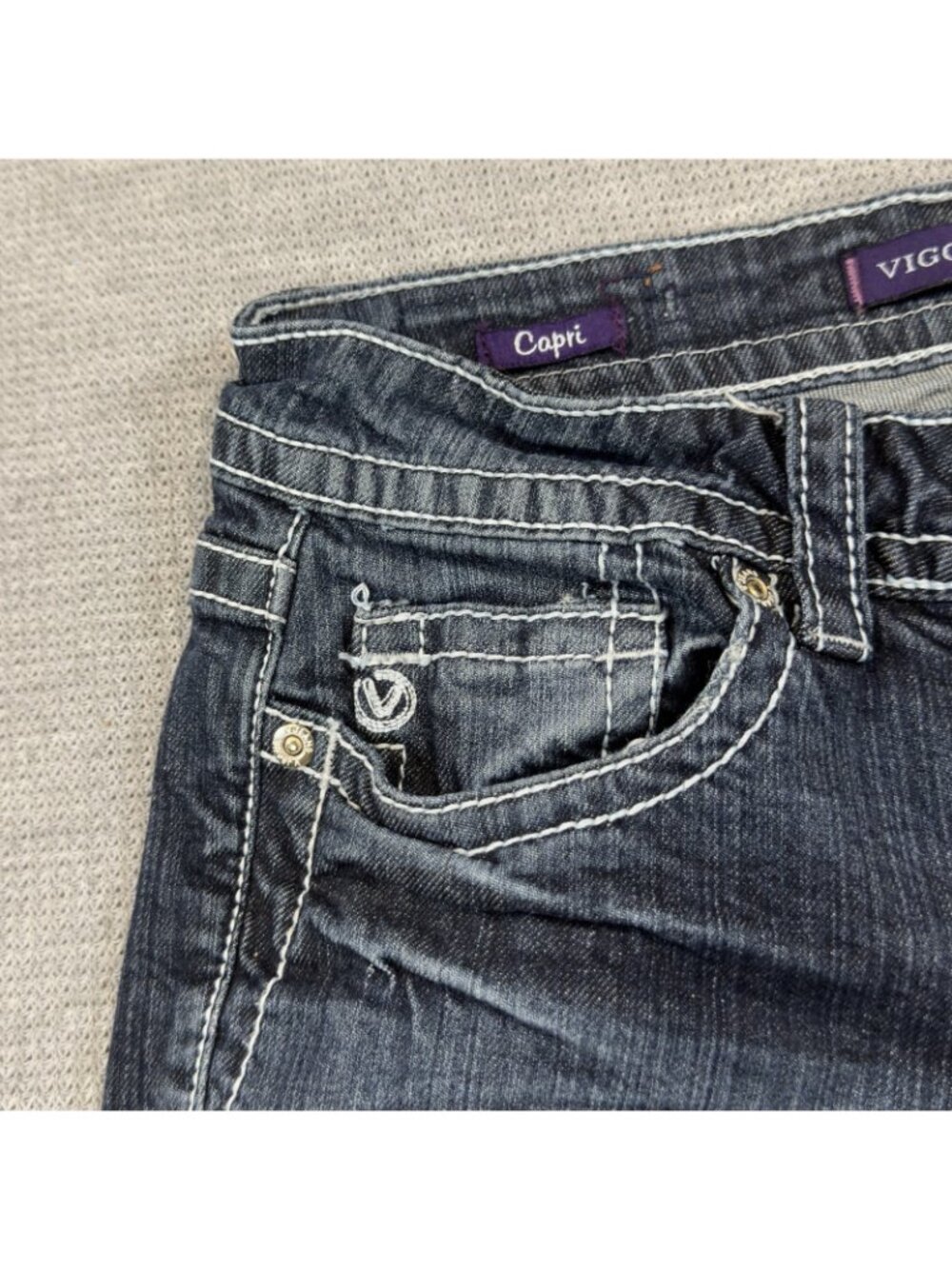 Vigoss Capri Jeans Womens Size 0 Rolled Cuff Distressed Stretch Blue Denim - Picture 15 of 16